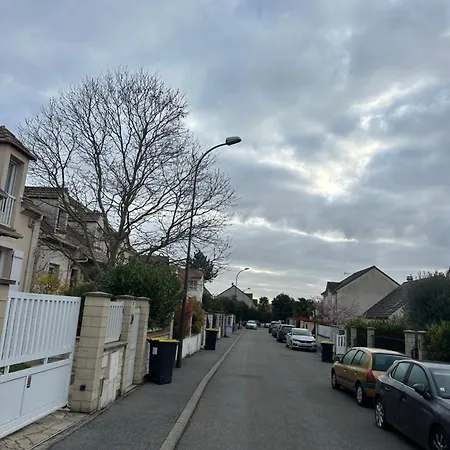 Casa de Férias Pavillon Tranquille & Parking Gratuit Argenteuil